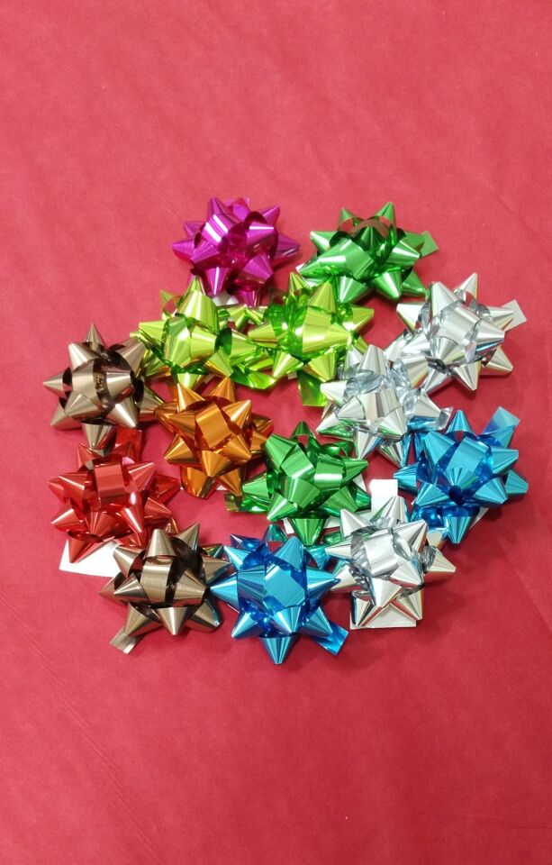 50x70 Cm Pelur Kağıdı + Yapışkanlı Yıldız Paket Süsü Kırmızı - 10 Adet Pelur + 10 Adet Süs
